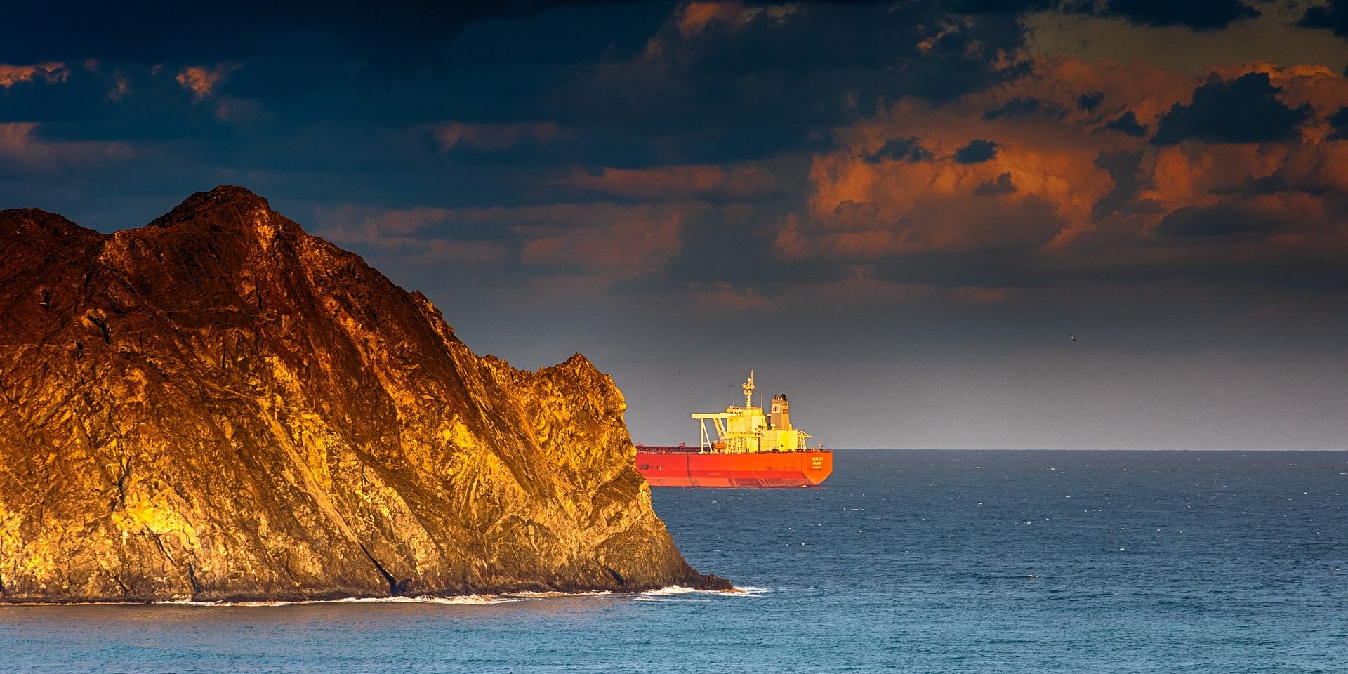ship-629472_1920