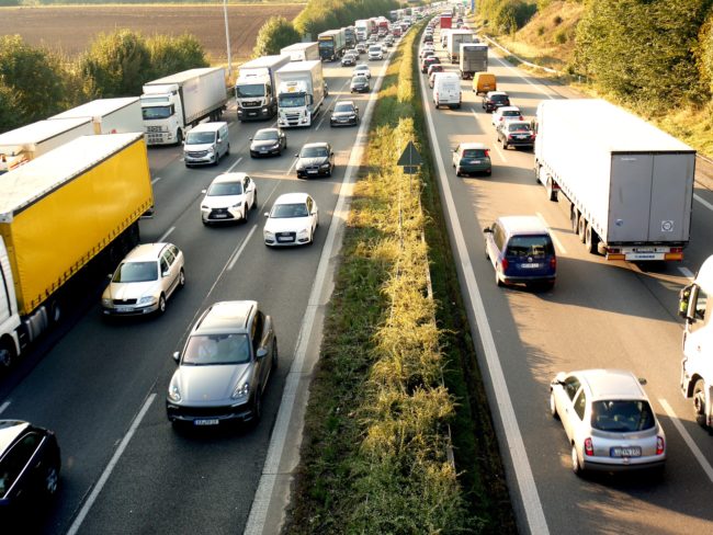 traffic-jam-1699089_1920-2